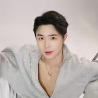 罗毅伟