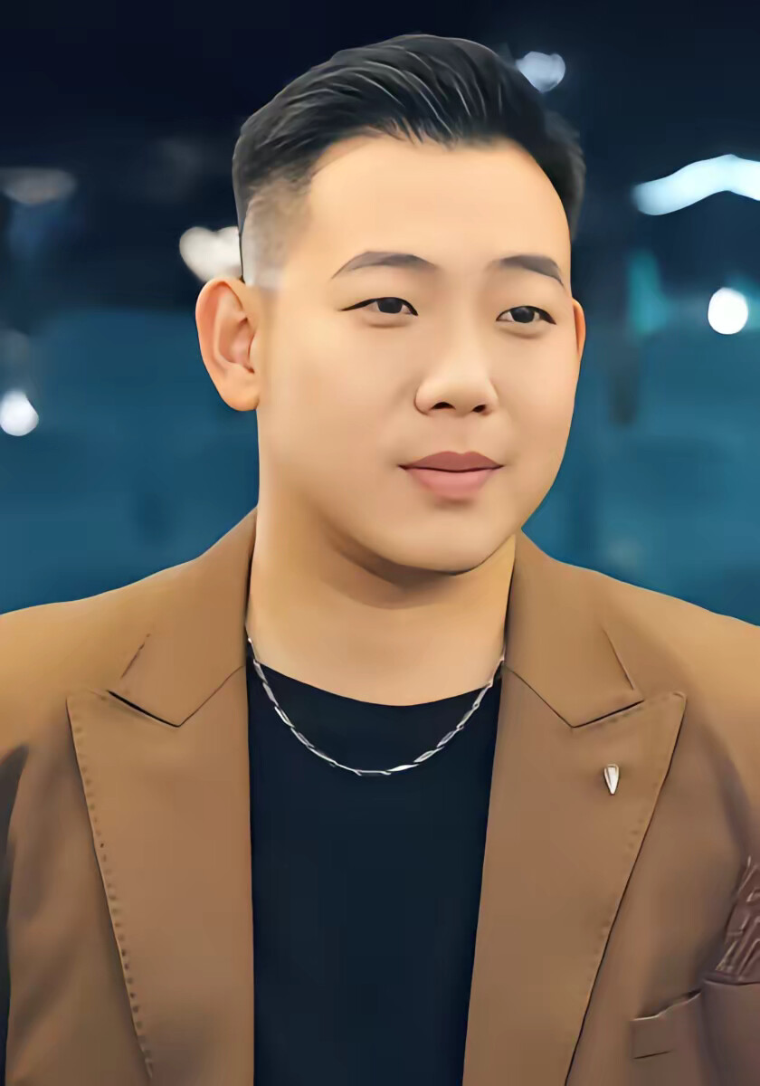 《全能兼職系統，開局釣上行李箱》劇照