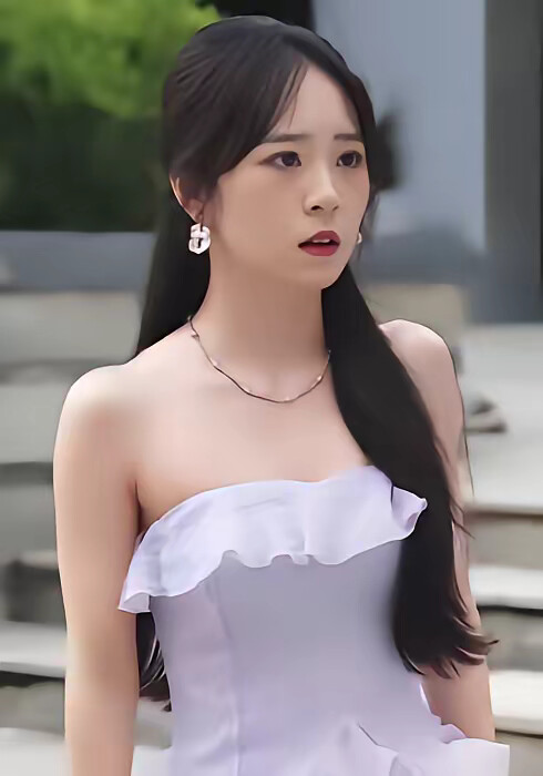 《开局遇到她，我带三宝成功种田》剧照