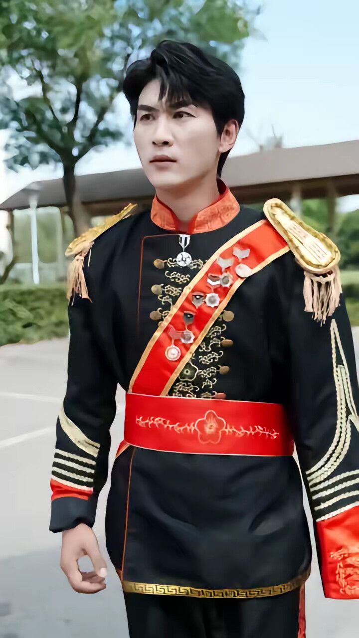 《亲尘归土，我以将星立世间》剧照