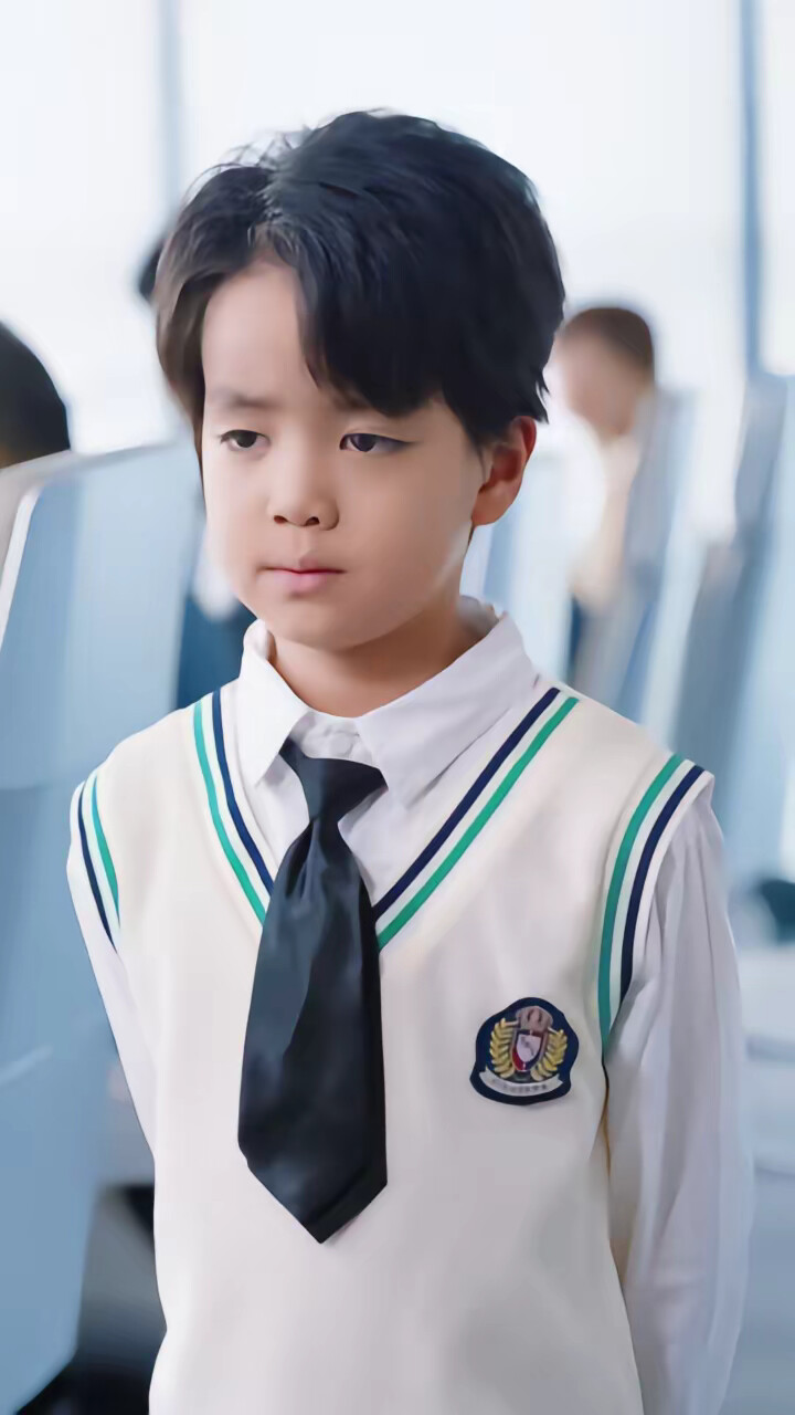 《八歲鐵漢怒帶全村起飛》劇照