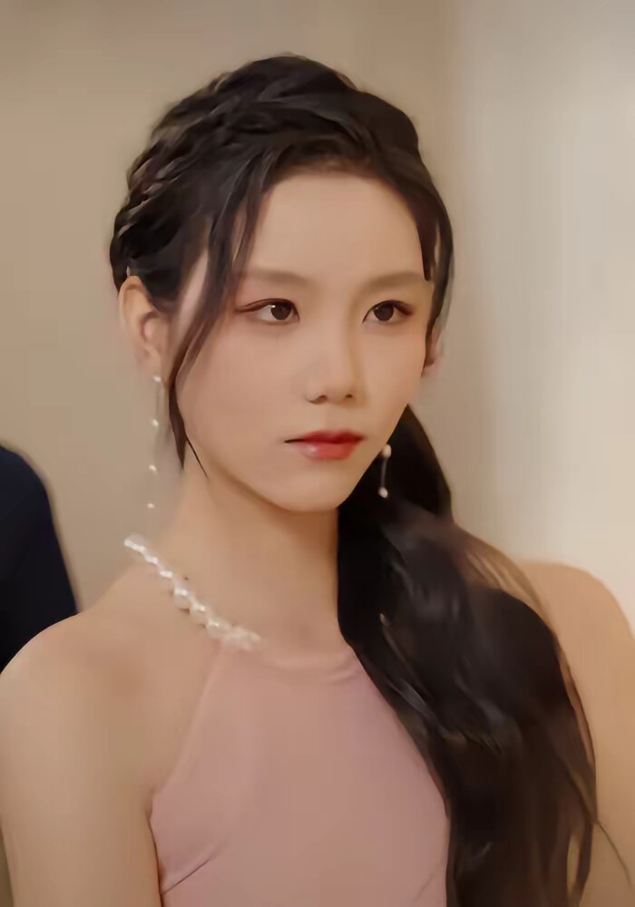 《閃婚後被千億老公寵上天》劇照