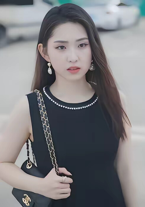 《我剛離婚，系統就來了》劇照