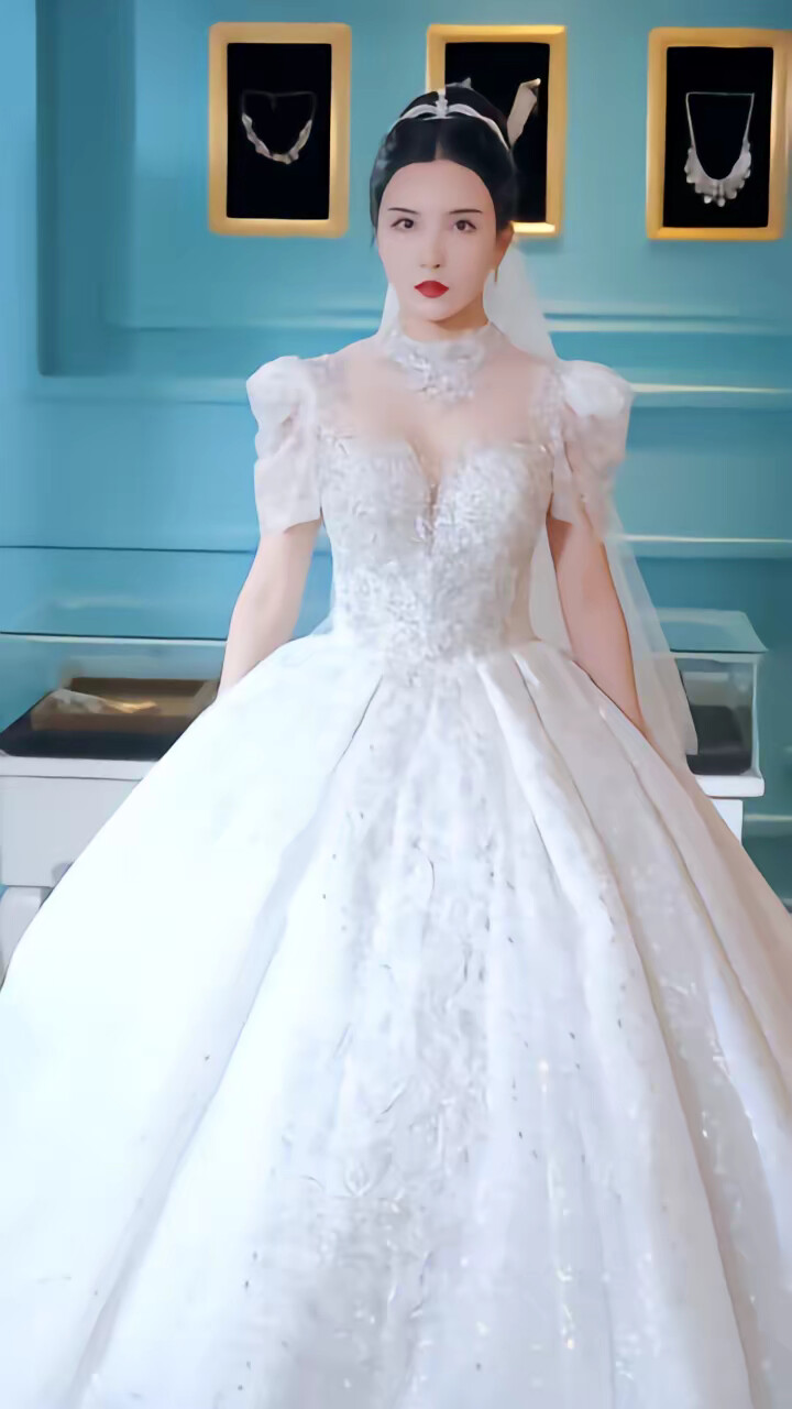 《衣錦還鄉的她》劇照