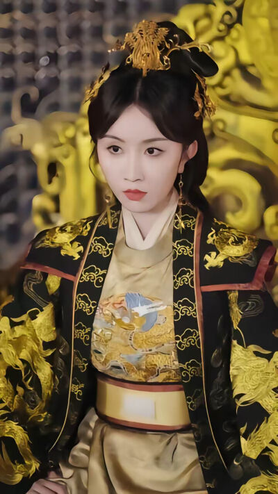 《开局邀请女帝造反》剧照