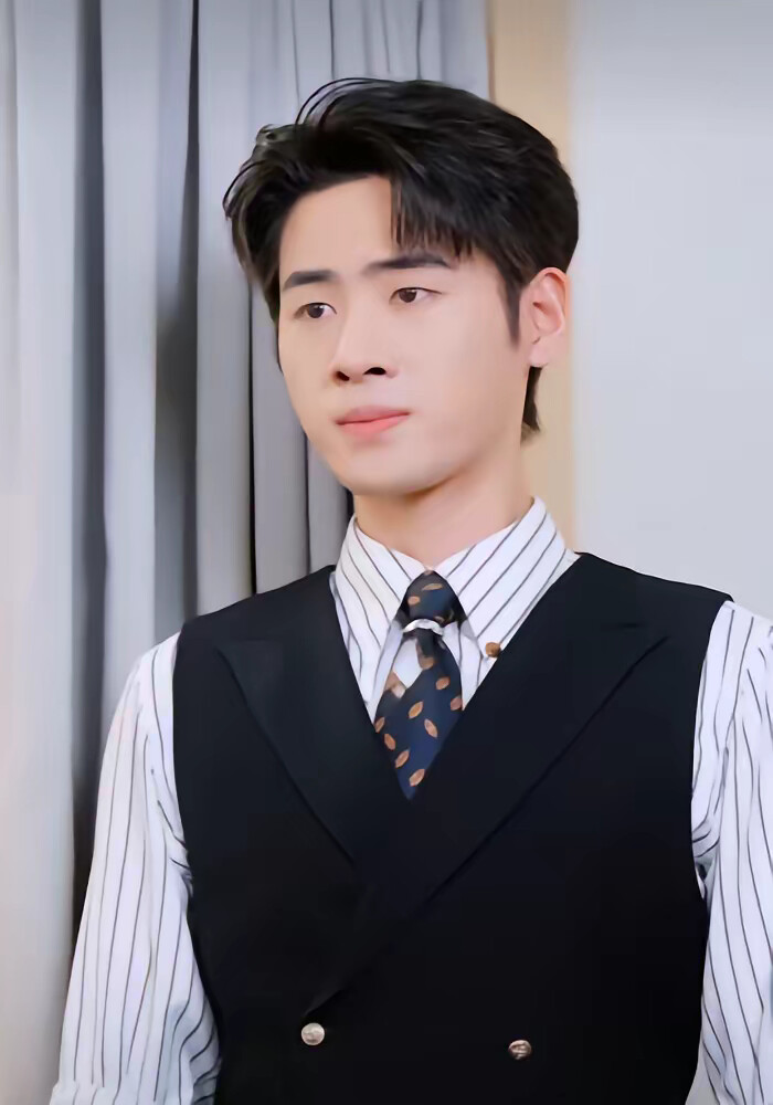 《面具之下的他》劇照