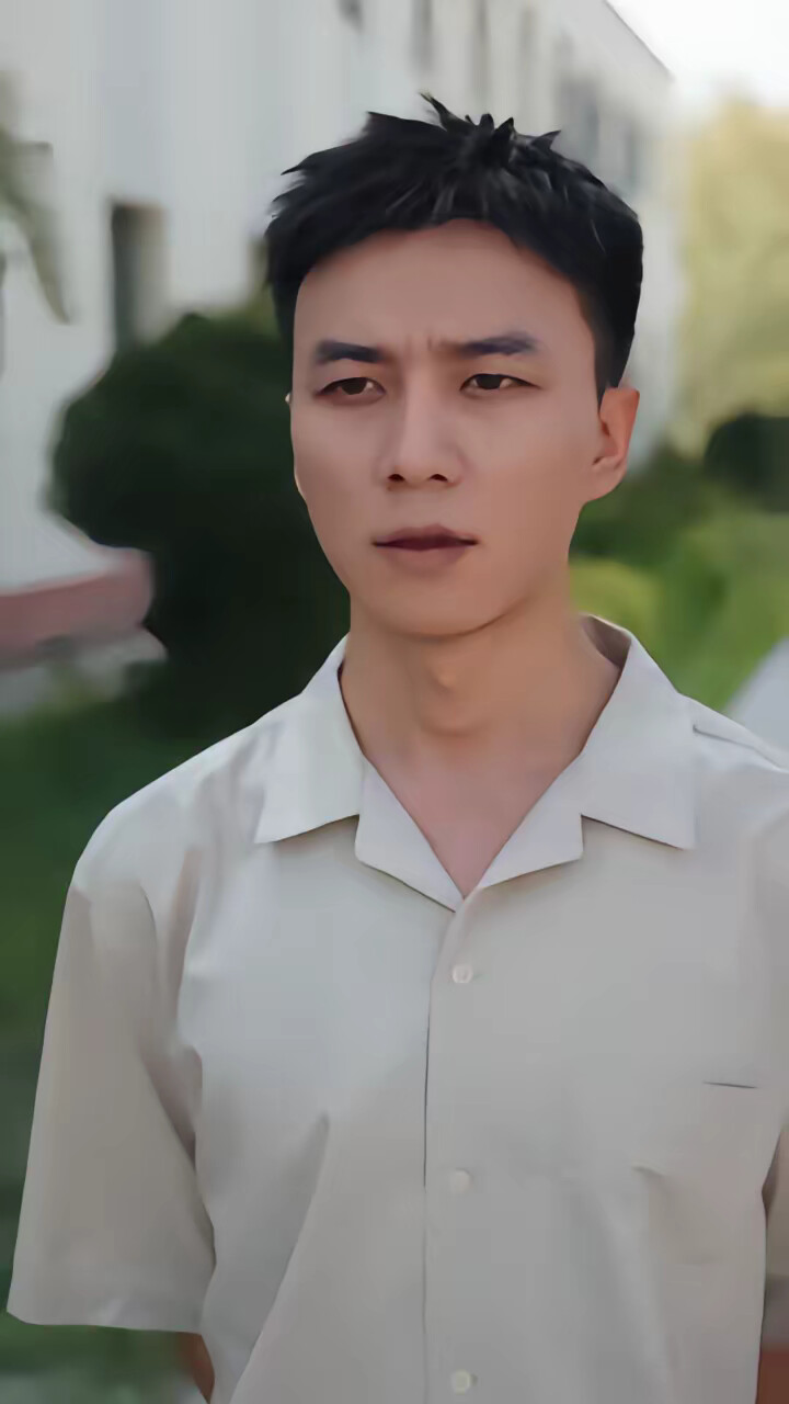 《結婚三年不見面，冷麵老公離婚吧》劇照