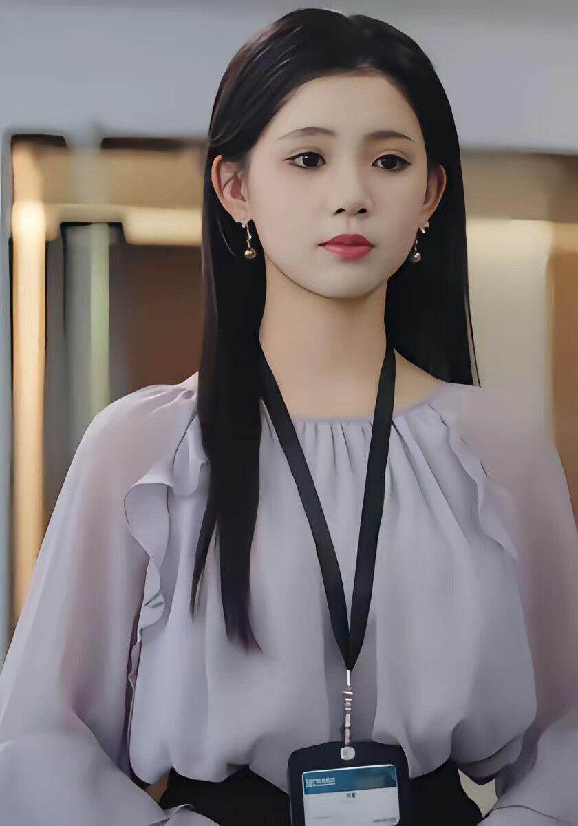 《空降老闆外冷內熱，竟是前男友》劇照