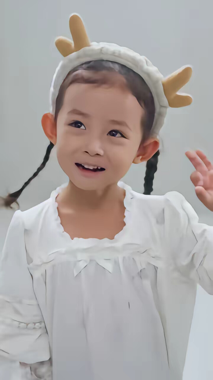 《玄學萌寶三歲半頂流爹地靠邊站》劇照