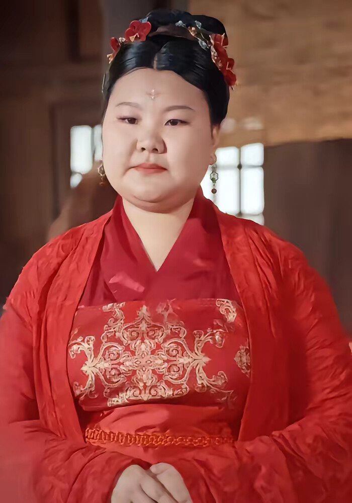 《穿進女尊世界後，我成了香餑餑》劇照