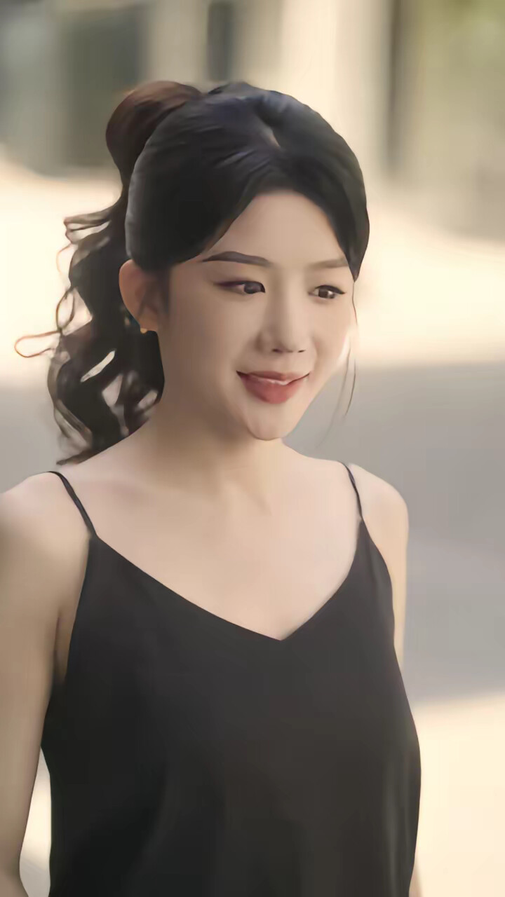 《穿到九零，她才是頂級獵物》劇照