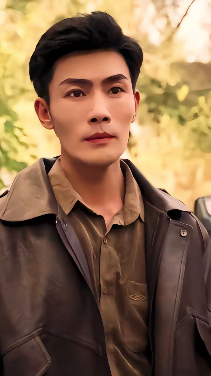 《重回八零帶崽崽閃婚冷麵教官》劇照