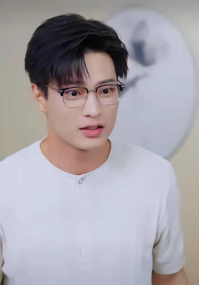 《面具之下的他》劇照