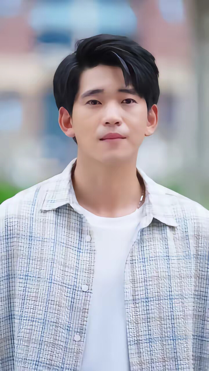 《失戀逆襲：校花追我不放手》劇照