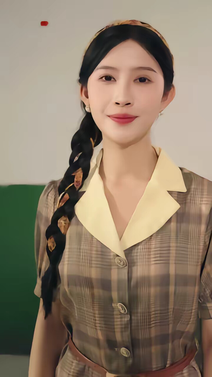 《下放前資本家大小姐卷家產跑路了》劇照