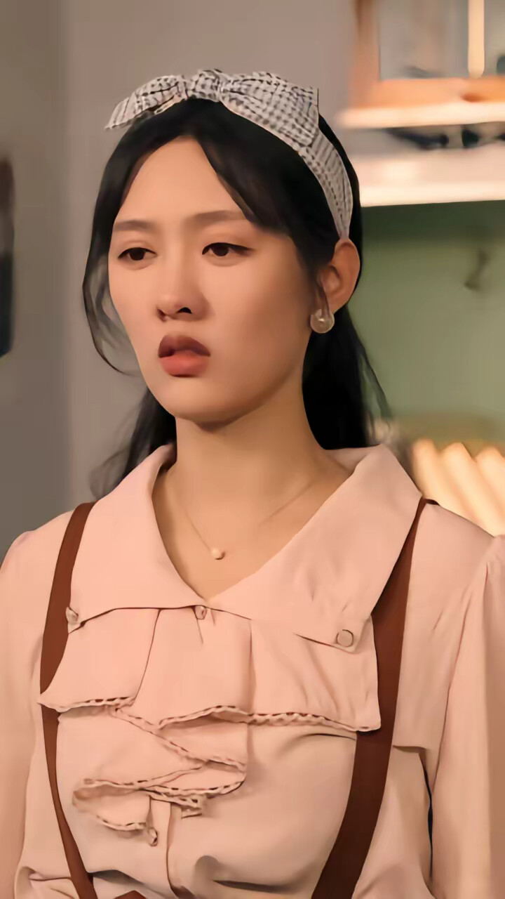 《重回八零帶崽崽閃婚冷麵教官》劇照