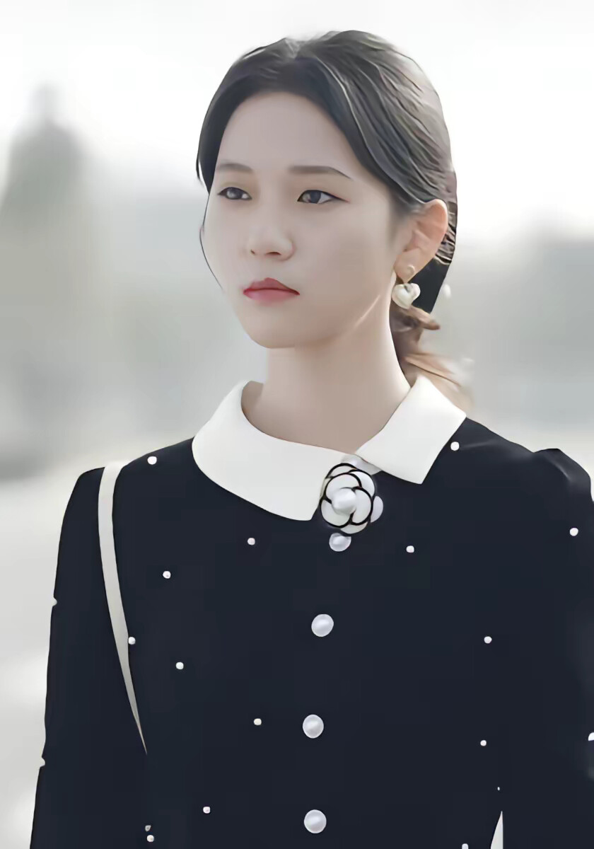 《直播鑑寶：繡花鞋開局》劇照