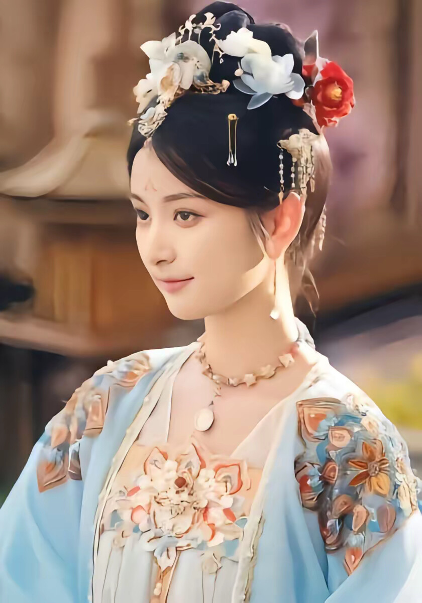 《穿成女配，霸道帝王带我飞》剧照