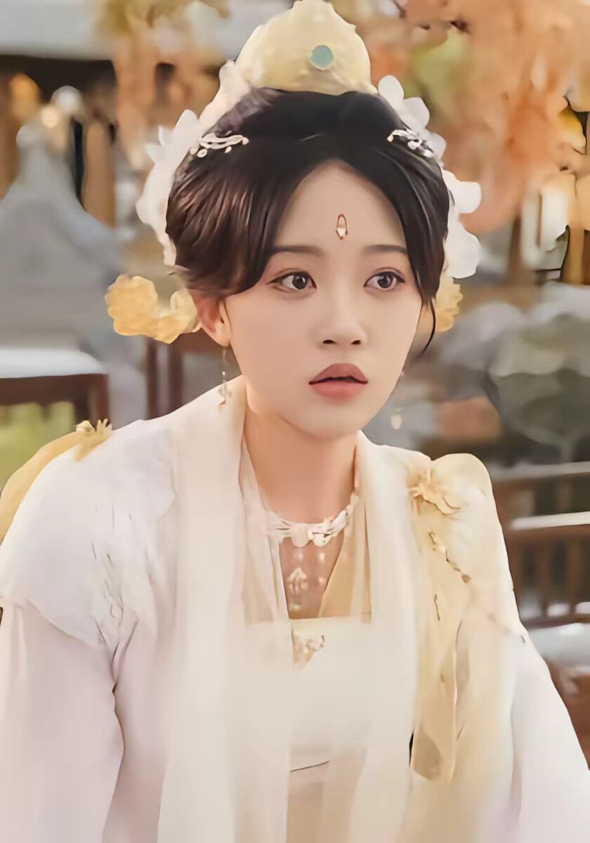 《穿成女配，霸道帝王带我飞》剧照