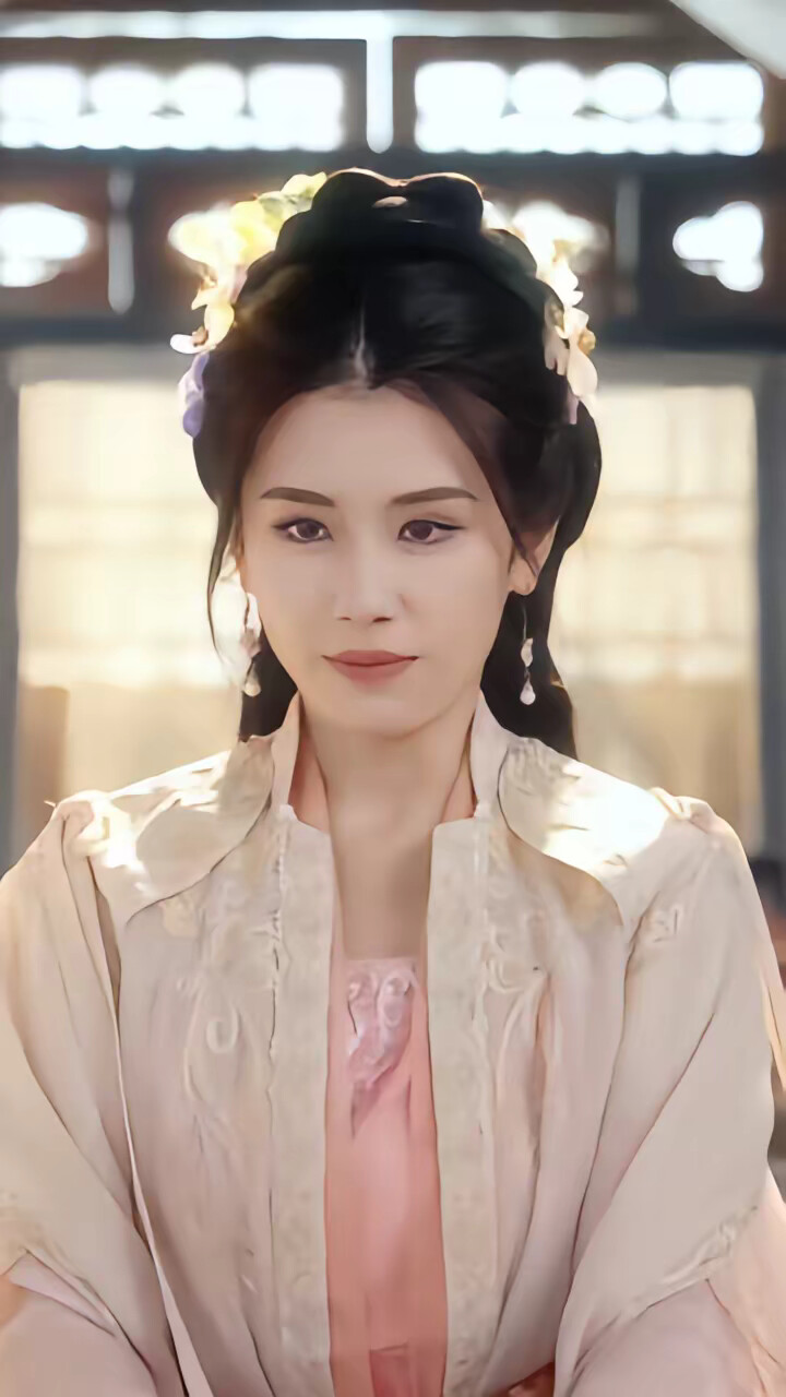 《女配重生要換親，不好意思我還是皇后》劇照