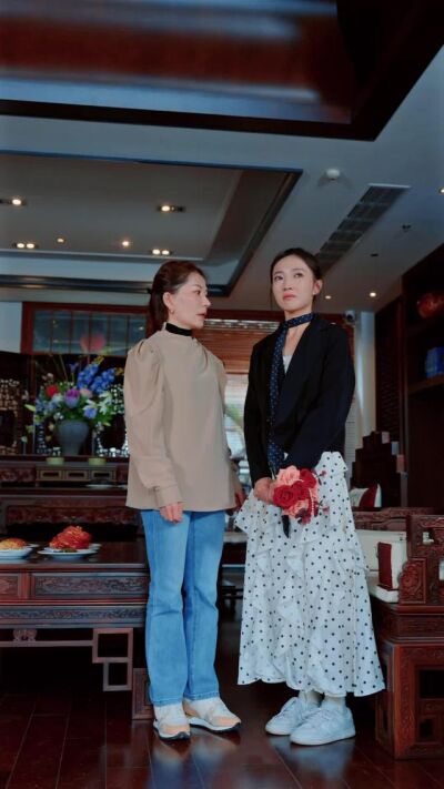 《化身死对头后清算旧债》剧照