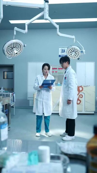 《二十四小時堅守，撐起孩童平安》劇照