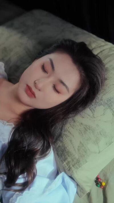 《坠入情深时》剧照