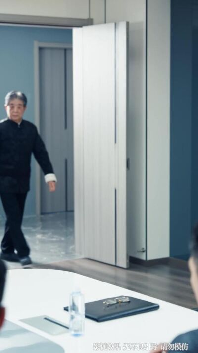 《人到中年，才發現我竟是真少爺》劇照