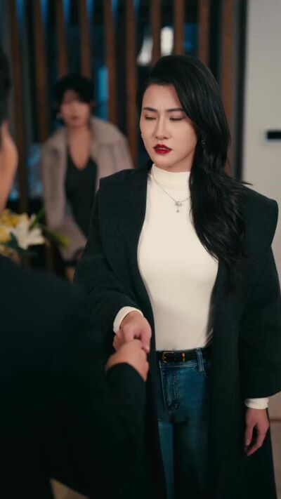 《偷聽我心聲後，美女總裁繃不住了》劇照