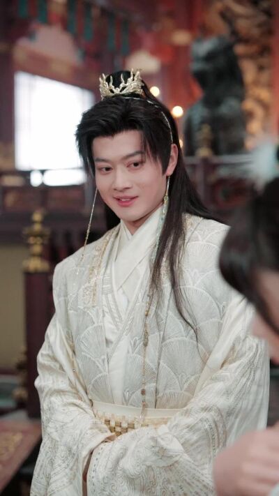 《999种神级身份，花式吊打主角》剧照