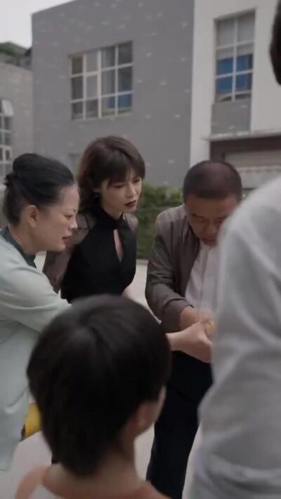 《寒門逆襲坐擁財富》劇照