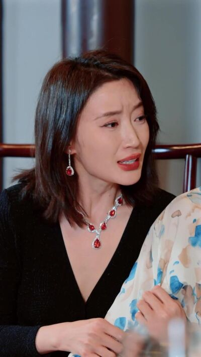 《化身死对头后清算旧债》剧照