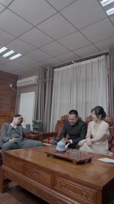 《寒門逆襲坐擁財富》劇照