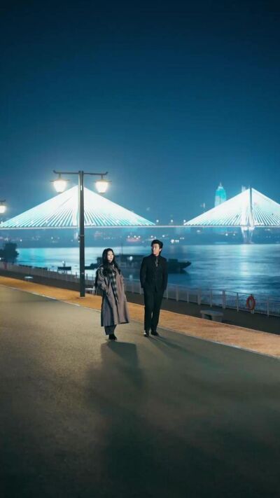 《偷听我心声后，美女总裁绷不住了》剧照