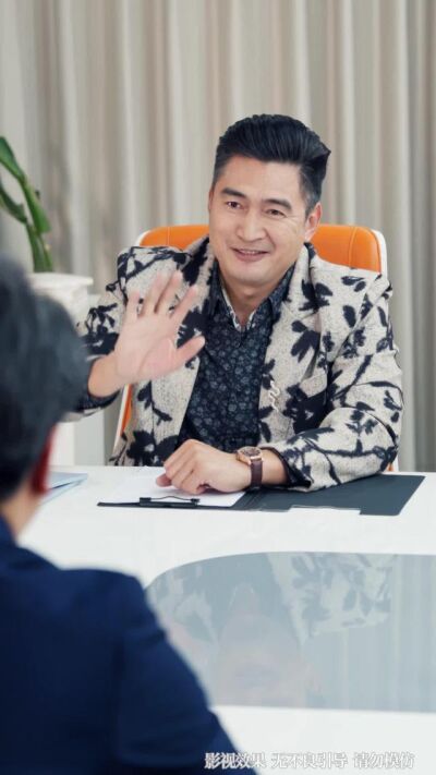 《人到中年，才發現我竟是真少爺》劇照