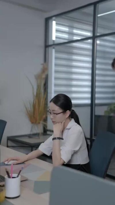 《寒門逆襲坐擁財富》劇照