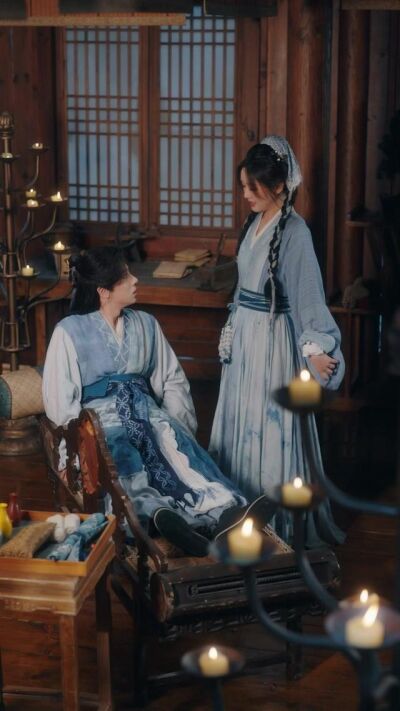 《穿成大佬的黑月光，在种田文里稳定发疯》剧照