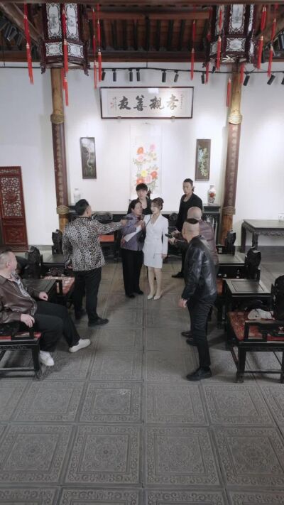 《未來預報：發財要低調》劇照