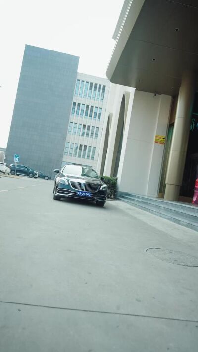 《神医归来，开局抢婚校花老婆》剧照