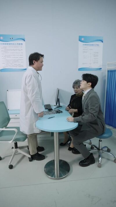 《未來預報：發財要低調》劇照