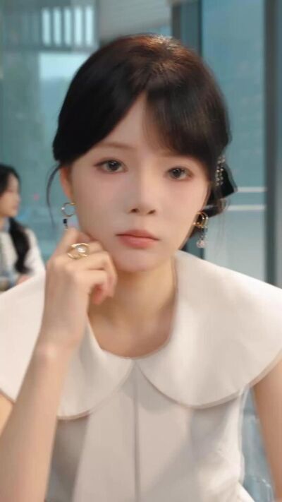 《穿成炮灰女配，我成全家团宠了》剧照