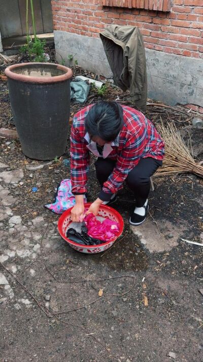 《爱在田野风气时》剧照