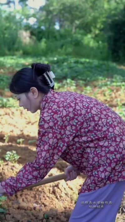 《藏在砖堆里的兄妹情》剧照