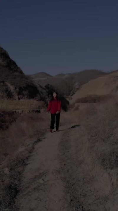 《为甚不回家》剧照