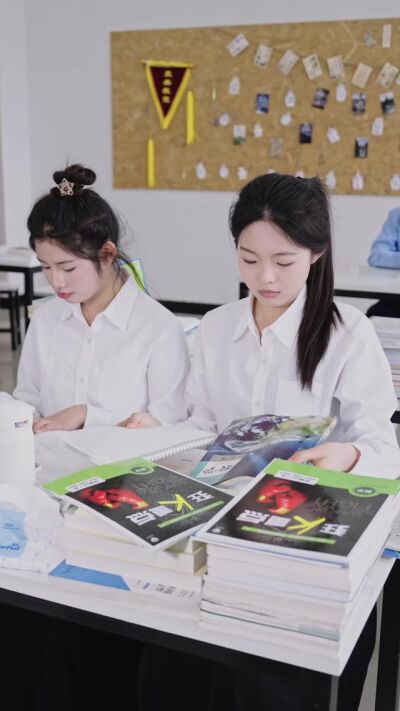 《心声撞满怀，校草他藏不住了》剧照