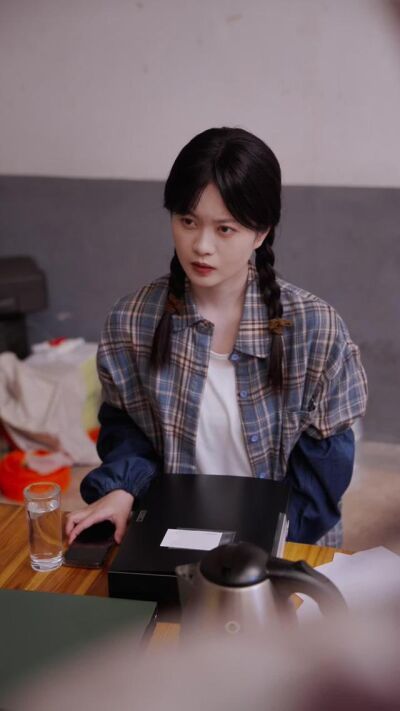 《逆风而行，山野生金》剧照