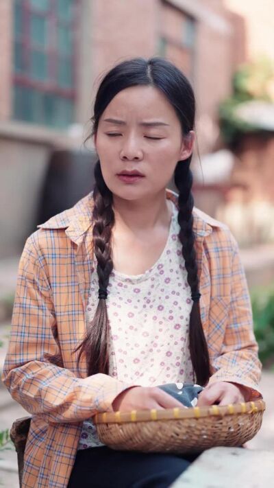《槐树下》剧照
