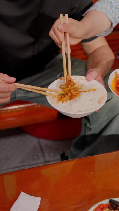 《重生千禧：夺敌所爱做首富》剧照