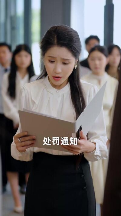 《她与光同行》剧照