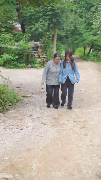 《一纸旧婚书，半生等花开》剧照